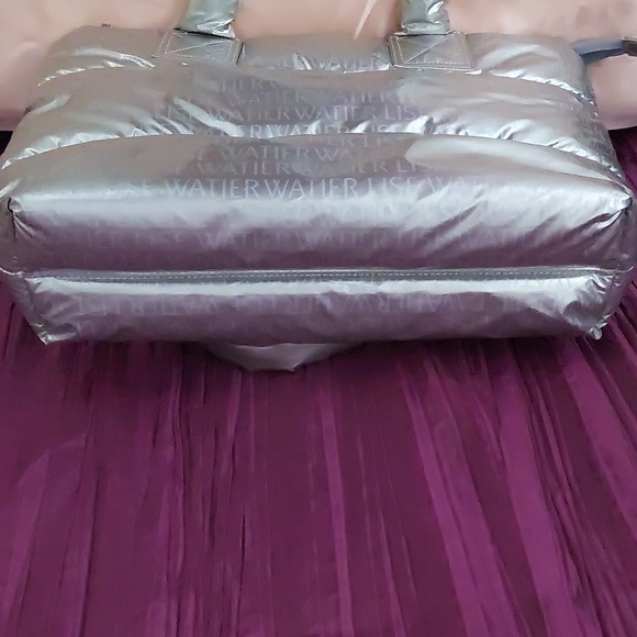 Lise Watier Silver Logo Padded Tote Bag - Picture 11 of 11